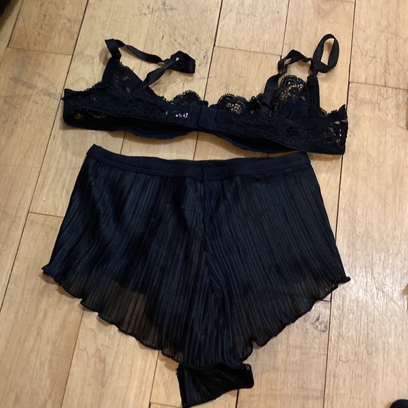 Lisanza Lingerie 4 Piece Set Sz 2 - Picture 8 of 16